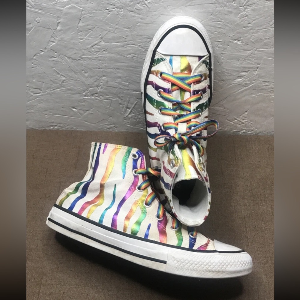 Converse Junior High Top Sneakers Rainbow Canvas Size 4 Chuck Taylor Chucks CTAS
